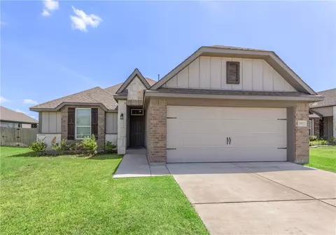 7905 Putter Pl, Navasota, TX 77868