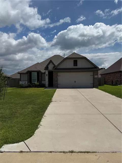 7905 Putter Pl, Navasota, TX 77868