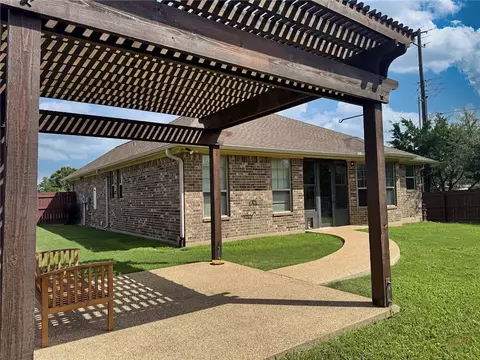 Exterior - 2105 Ella Ln, Bryan, TX 77802 photo 3 of 8