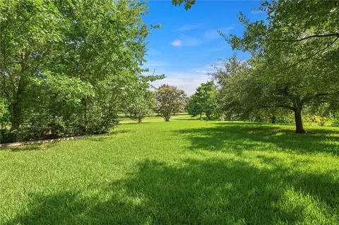 Exterior - 2800 Broadmoor Dr, Bryan, TX 77802 photo 2 of 8