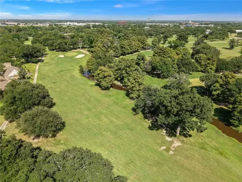 View/Area - 2800 Broadmoor Dr, Bryan, TX 77802 photo 4 of 6