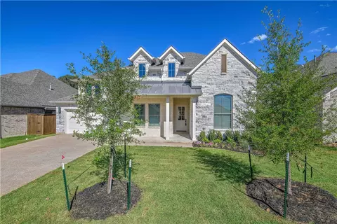 1813 Register Ct, College Station, TX 77845