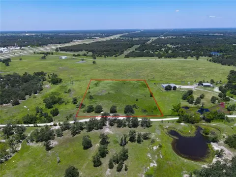 711 Rock Bottom Rd, Navasota, TX 77868