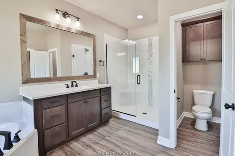 Bath - 2807 Spector Dr, Bryan, TX 77808 photo 1 of 4