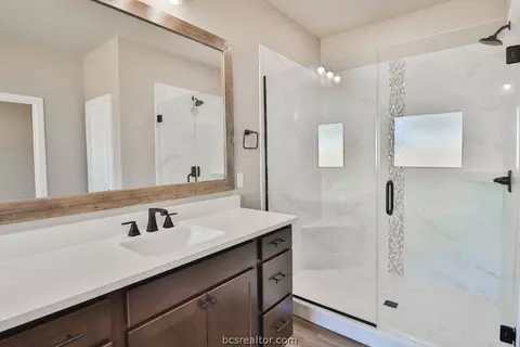 Bath - 2807 Spector Dr, Bryan, TX 77808 photo 2 of 4