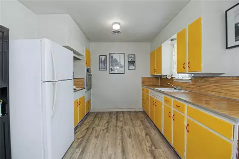 Kitchen - 307 E Barton St, Calvert, TX 77837 photo 1 of 3