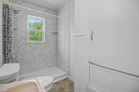 Bath - 307 E Barton St, Calvert, TX 77837 photo 2 of 2