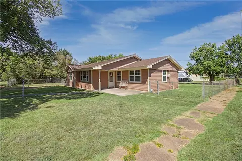 Other - 307 E Barton St, Calvert, TX 77837 photo 1 of 10