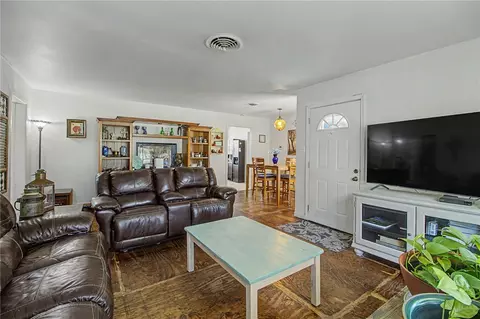 Other - 307 E Barton St, Calvert, TX 77837 photo 3 of 10