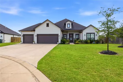 Exterior - 3009 Wolfpack Loop, Bryan, TX 77808 photo 2 of 5