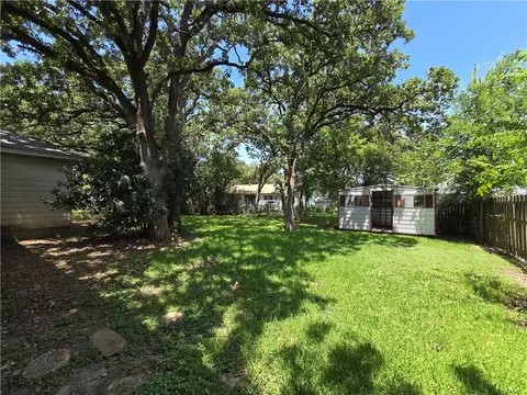 Exterior - 208 Tee Dr, Bryan, TX 77801 photo 5 of 6