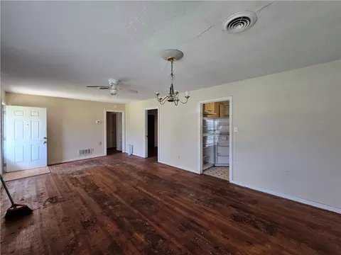 Living - 208 Tee Dr, Bryan, TX 77801 photo 2 of 2