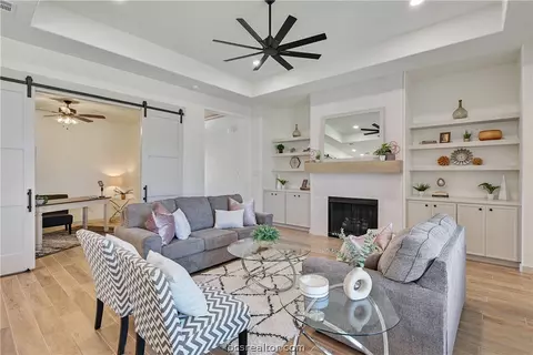 Living - 2822 Captain Dr, Bryan, TX 77808 photo 1 of 2