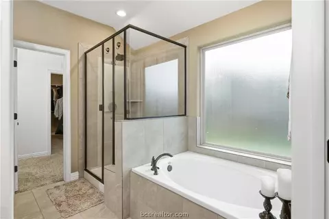Bath - 2928 Archer Dr, Bryan, TX 77808 photo 4 of 5