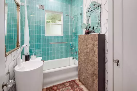 Bath - 715 E 31st St, Bryan, TX 77803 photo 2 of 2