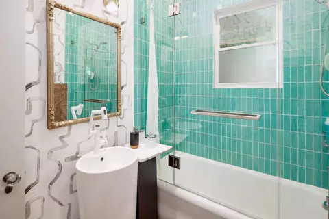 Bath - 715 E 31st St, Bryan, TX 77803 photo 1 of 2