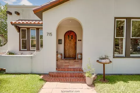 Exterior - 715 E 31st St, Bryan, TX 77803 photo 3 of 11