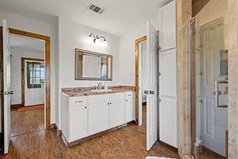 Bath - 8233 Quebe Rd, Brenham, TX 77833 photo 1 of 3