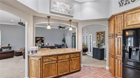 Entry Way - 135 Apache Dr, Franklin, TX 77856 photo 2 of 2