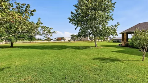 Exterior - 135 Apache Dr, Franklin, TX 77856 photo 5 of 6