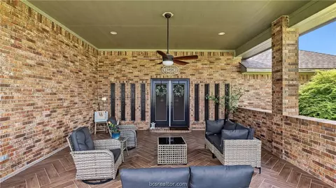 Exterior - 135 Apache Dr, Franklin, TX 77856 photo 4 of 6