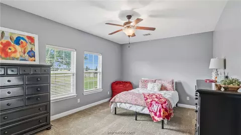 Bedroom - 135 Apache Dr, Franklin, TX 77856 photo 3 of 4