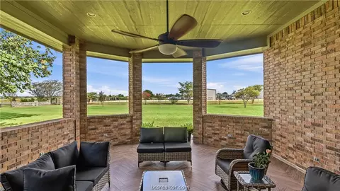 Exterior - 135 Apache Dr, Franklin, TX 77856 photo 3 of 6