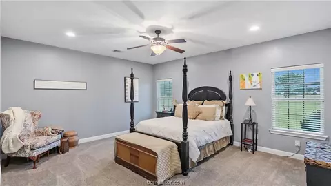 Bedroom - 135 Apache Dr, Franklin, TX 77856 photo 1 of 4