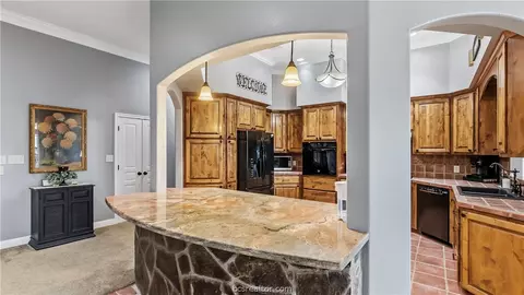 Kitchen - 135 Apache Dr, Franklin, TX 77856 photo 1 of 6