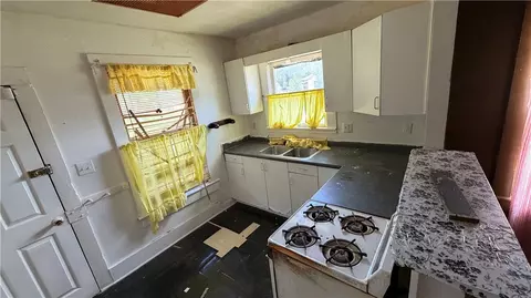 Other - 207 E Davis St, Hearne, TX 77859 photo 7 of 9