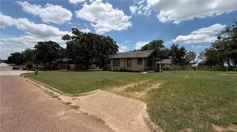 Other - 207 E Davis St, Hearne, TX 77859 photo 9 of 9