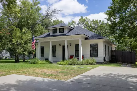 Exterior - 706 Banks Ave, Bryan, TX 77803 photo 2 of 8