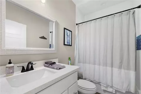 Bath - 706 Banks Ave, Bryan, TX 77803 photo 1 of 3