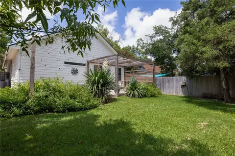 Exterior - 706 Banks Ave, Bryan, TX 77803 photo 4 of 8