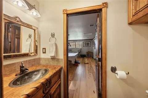 Bath - 28659 Double Culvert Rd, Hempstead, TX 77445 photo 1 of 1