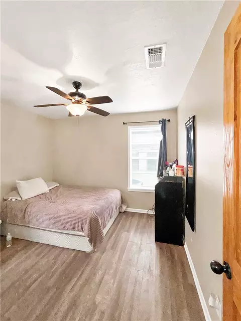 Bedroom - 1715 Wilson St, Bryan, TX 77803 photo 3 of 4
