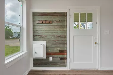 Entry Way - 2100 Cavitt Ave, Bryan, TX 77801 photo 1 of 1