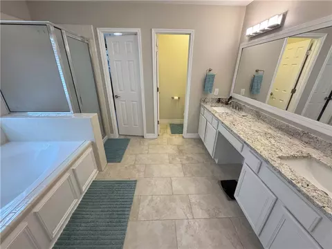 Bath - 5570 Dilly Shaw Tap Rd, Bryan, TX 77808 photo 2 of 3