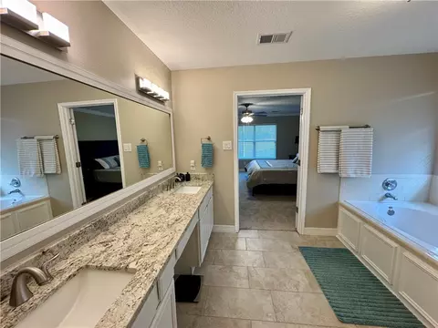 Bath - 5570 Dilly Shaw Tap Rd, Bryan, TX 77808 photo 3 of 3