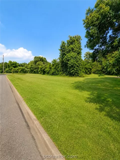824 Polk St, Bryan, TX 77803 photo 4