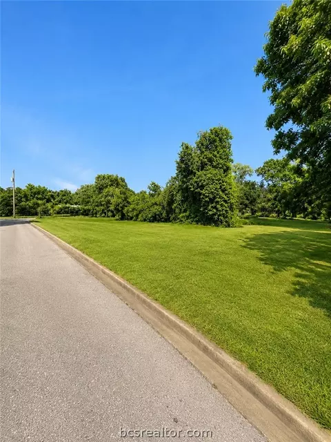 824 Polk St, Bryan, TX 77803 photo 3