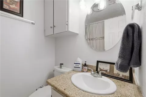Bath - 1614 Luza St, Bryan, TX 77802 photo 2 of 3