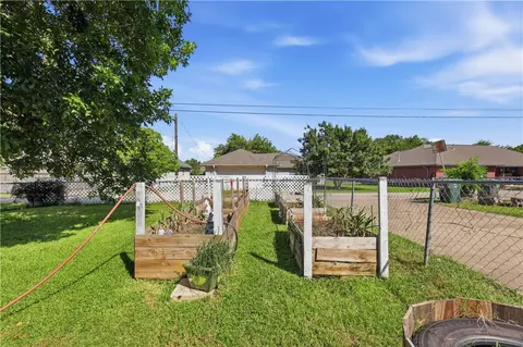 Exterior - 1614 Luza St, Bryan, TX 77802 photo 4 of 4