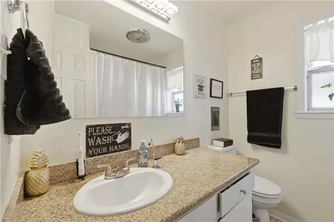 Bath - 1614 Luza St, Bryan, TX 77802 photo 3 of 3