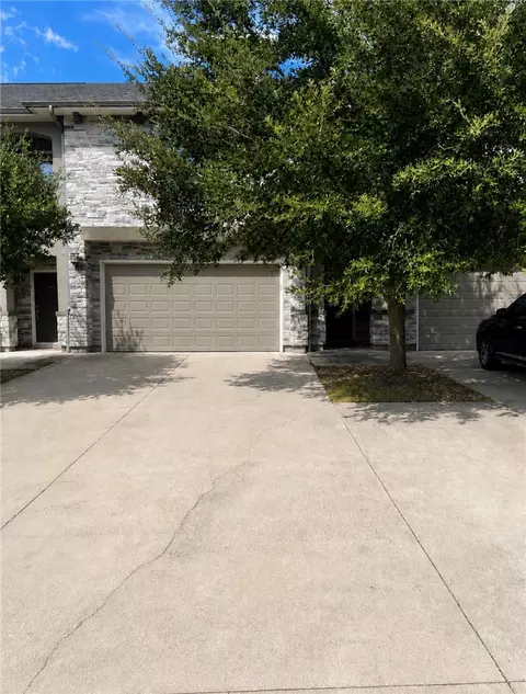 3435 Papa Bear Dr, College Station, TX 77845