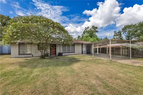 2904 Georgia Ave, Bryan, TX 77803