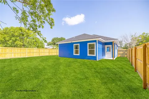 Exterior - 605 E 21st St, Bryan, TX 77803 photo 3 of 4
