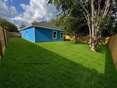 Exterior - 605 E 21st St, Bryan, TX 77803 photo 3 of 4