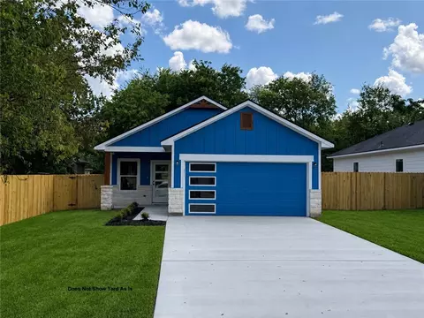 Exterior - 605 E 21st St, Bryan, TX 77803 photo 2 of 4