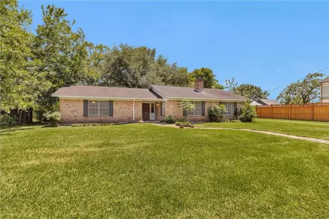602 Gibbs St, Navasota, TX 77868